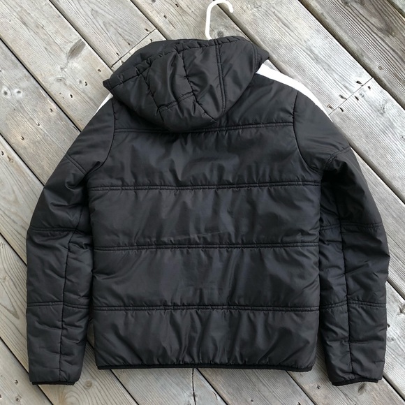 Woman’s Black Puma Winter Puffer Jacket - Picture 4 of 6